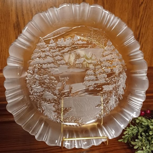 Mikasa 9-inch Winter Dreams Frosted Crystal Bon Bon Plate - Picture 1 of 4